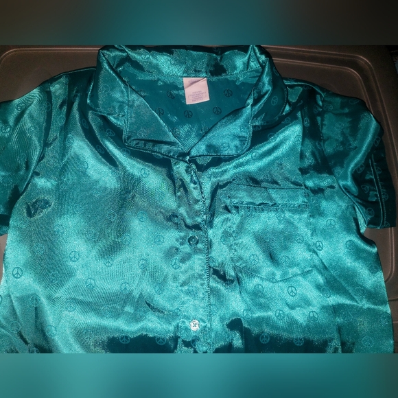 Peace Sign Pajama Set - Picture 3 of 4